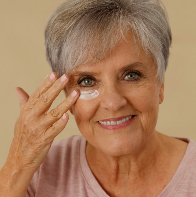 Vitamin C Mousturizing Eye Cream 20g – The Cut Price